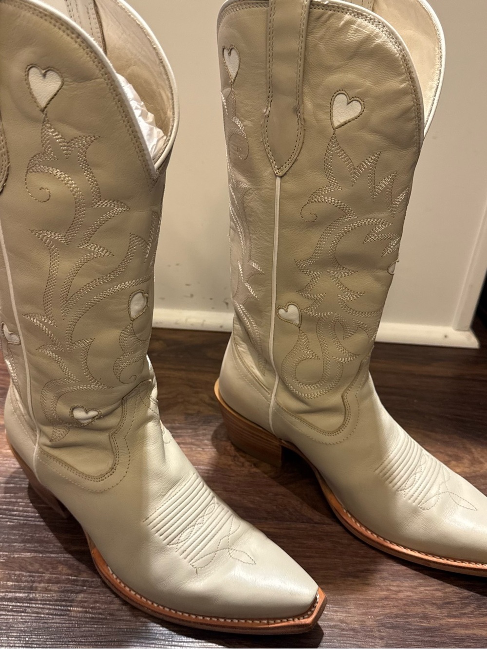 Tecovas The Annie Hearts Slate Cowhide White Western Boots Size 8.5 B Snip Toe